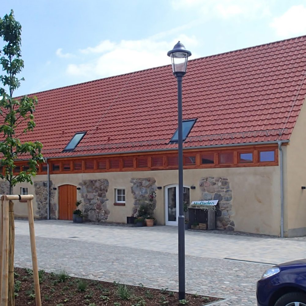 02 Toepfercafe mit Hofladen