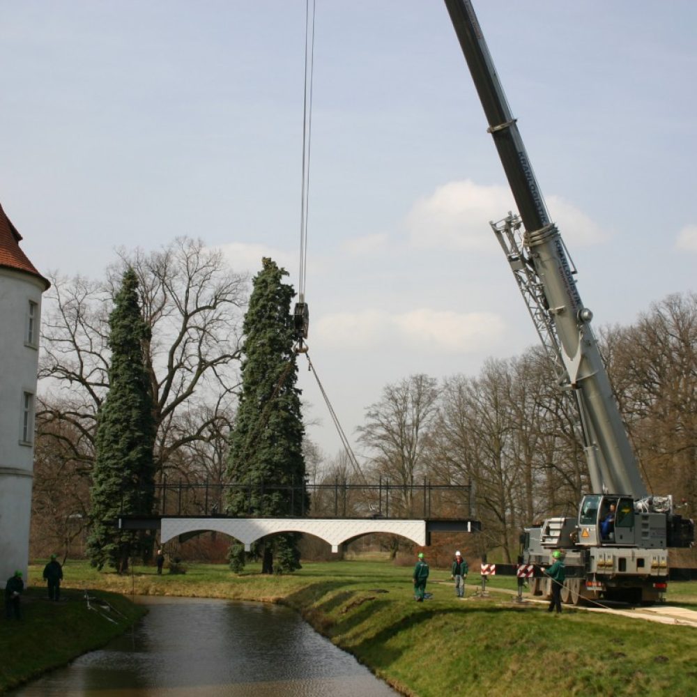 Fussgaengerbruecke 04